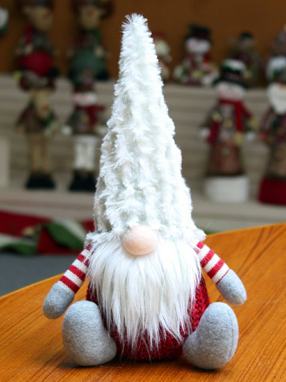 Kerstpluche-elf: rood-wit gestreepte Rudolph-kabouterpop