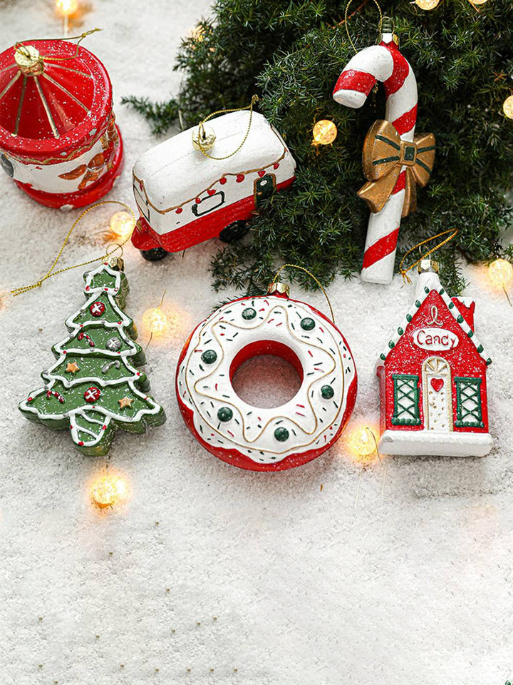 Ζωγραφισμένο στο χέρι Χριστουγεννιάτικο στολίδι με ζαχαροκάλαμο ντόνατ