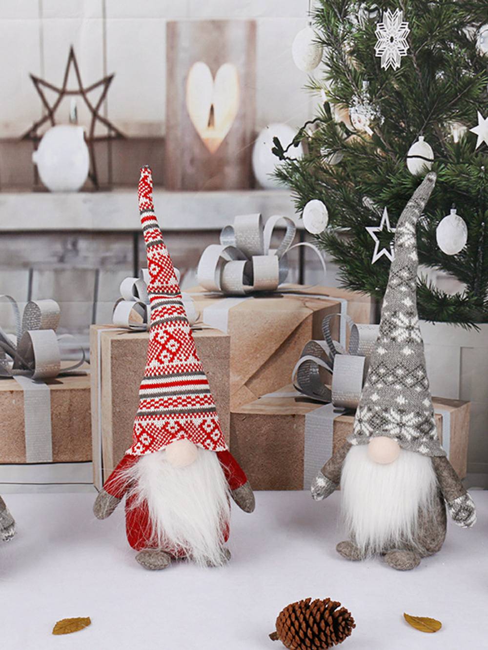 Carattere della decorazione del camino della bambola del bordo della peluche dell'elfo di Natale a pois del fiocco di neve