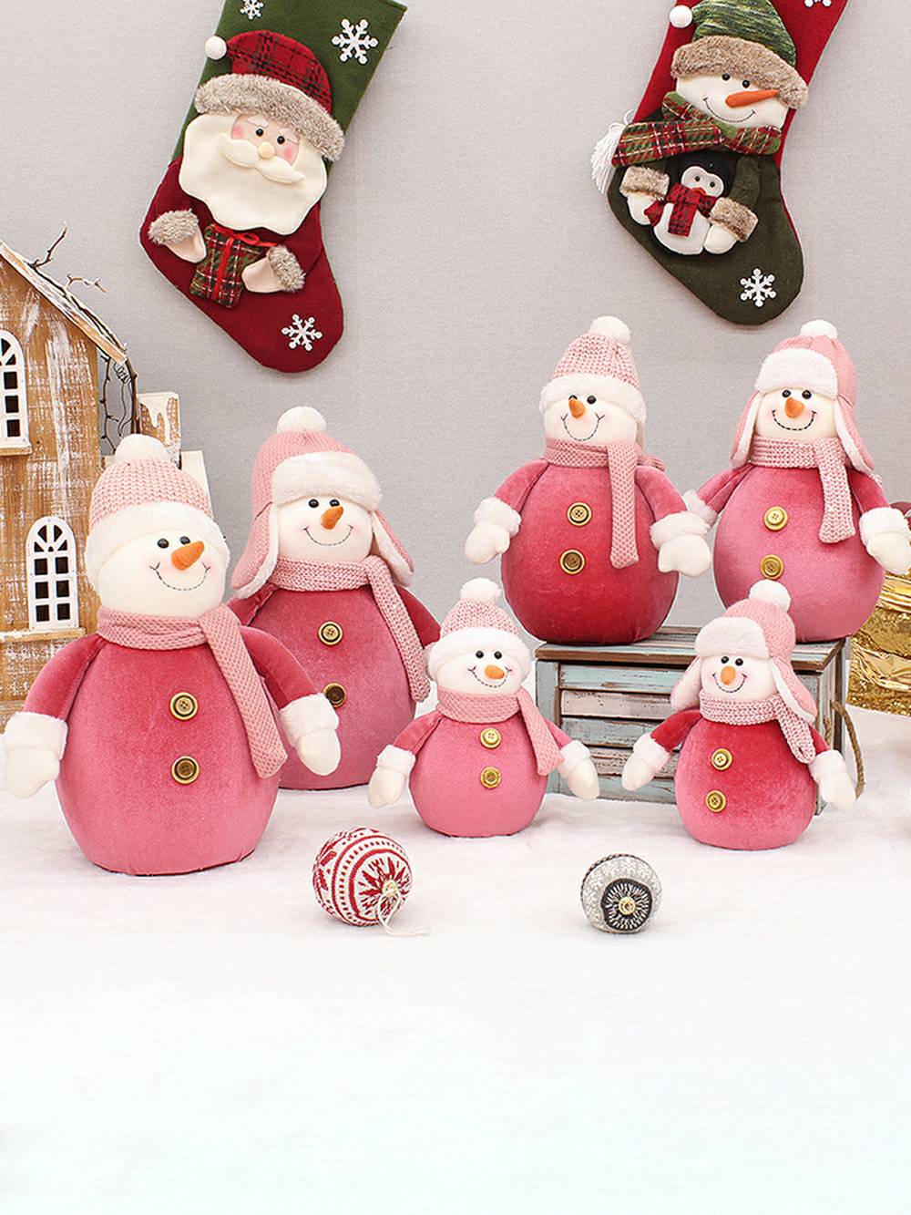 ピンク生地ニット帽雪だるまぬいぐるみクリスマスデコレーション
