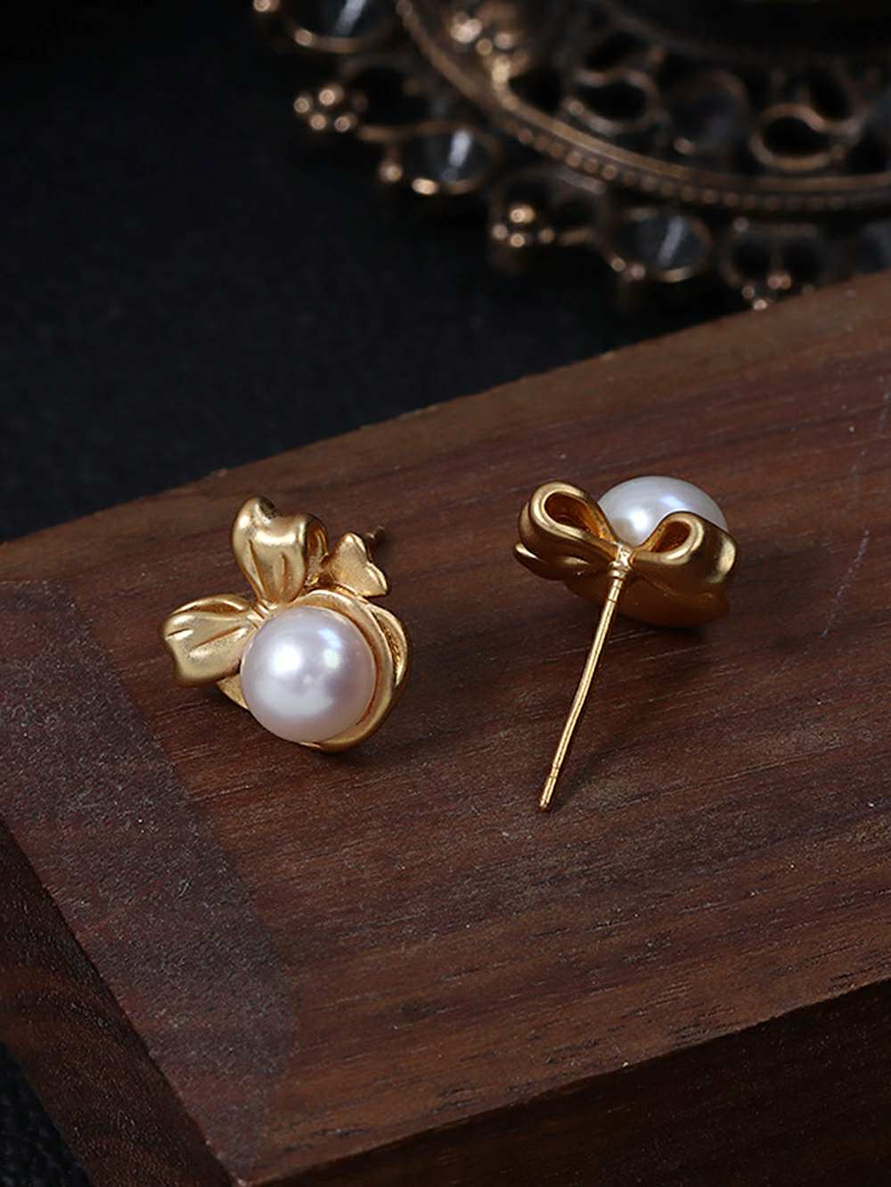 Bow Natural Pearl Stud Ouerréng