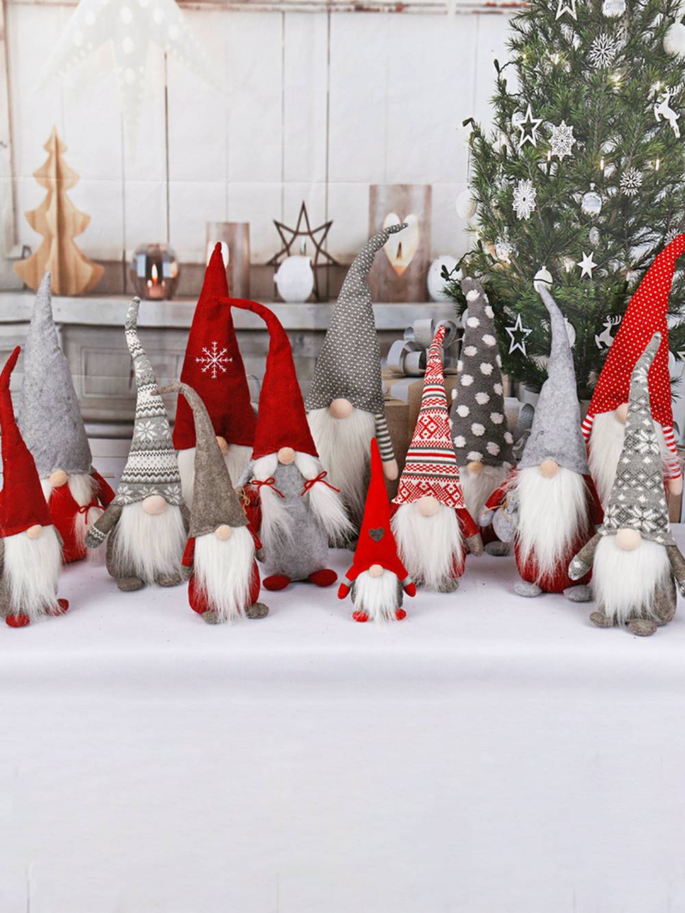 Carattere della decorazione del camino della bambola del bordo della peluche dell'elfo di Natale a pois del fiocco di neve