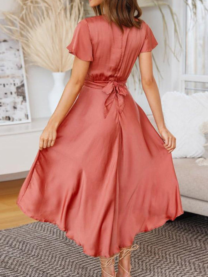 שמלת מעטפת מקסי מרווה סאטן: גזרה קדמית עם טוויסט