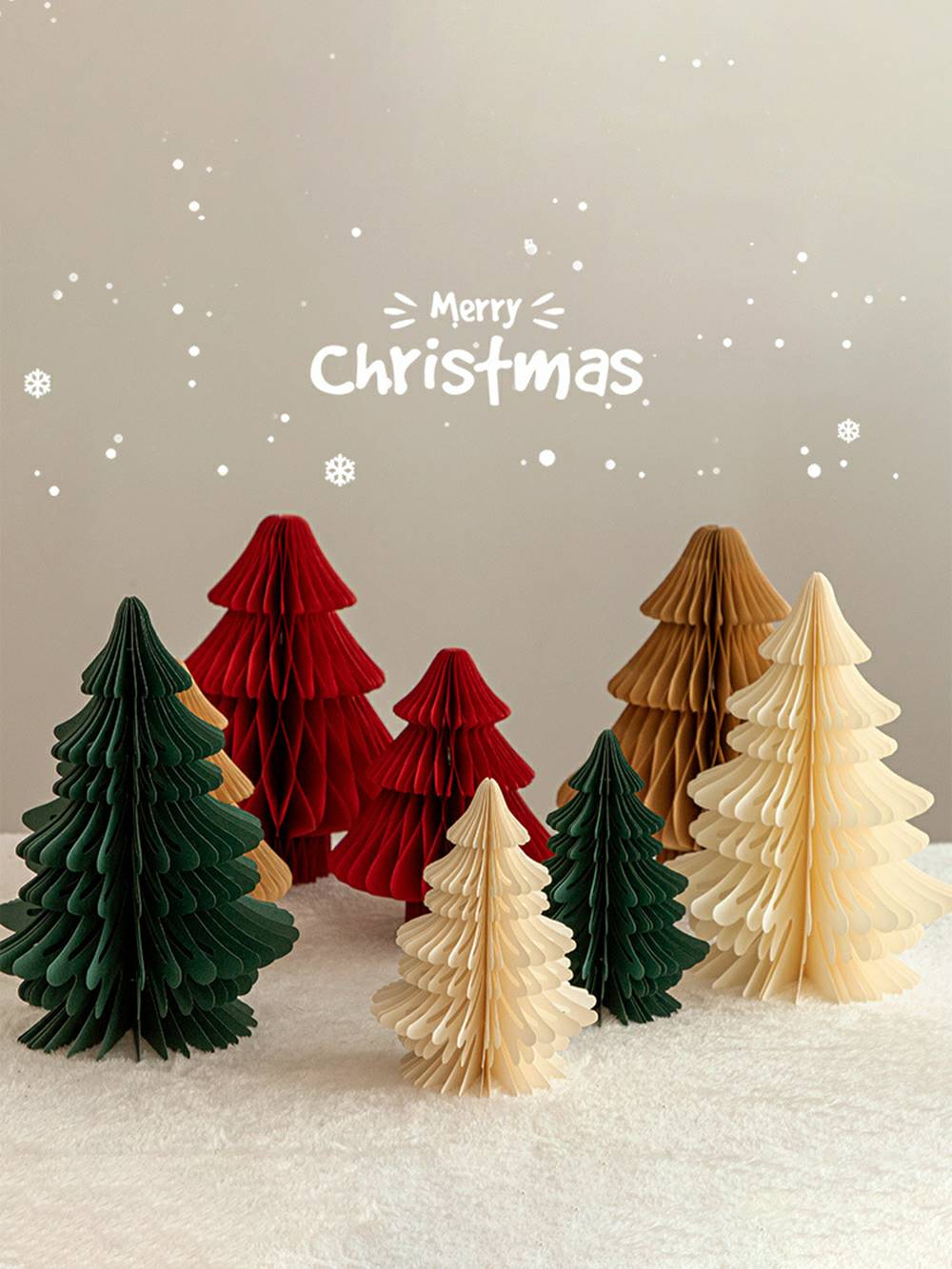 Figurine di favi di albero di Natale in carta stile fisarmonica