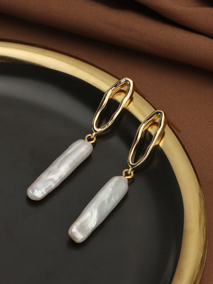 Kolczyki z perłami w kolorze srebrnym Barooue