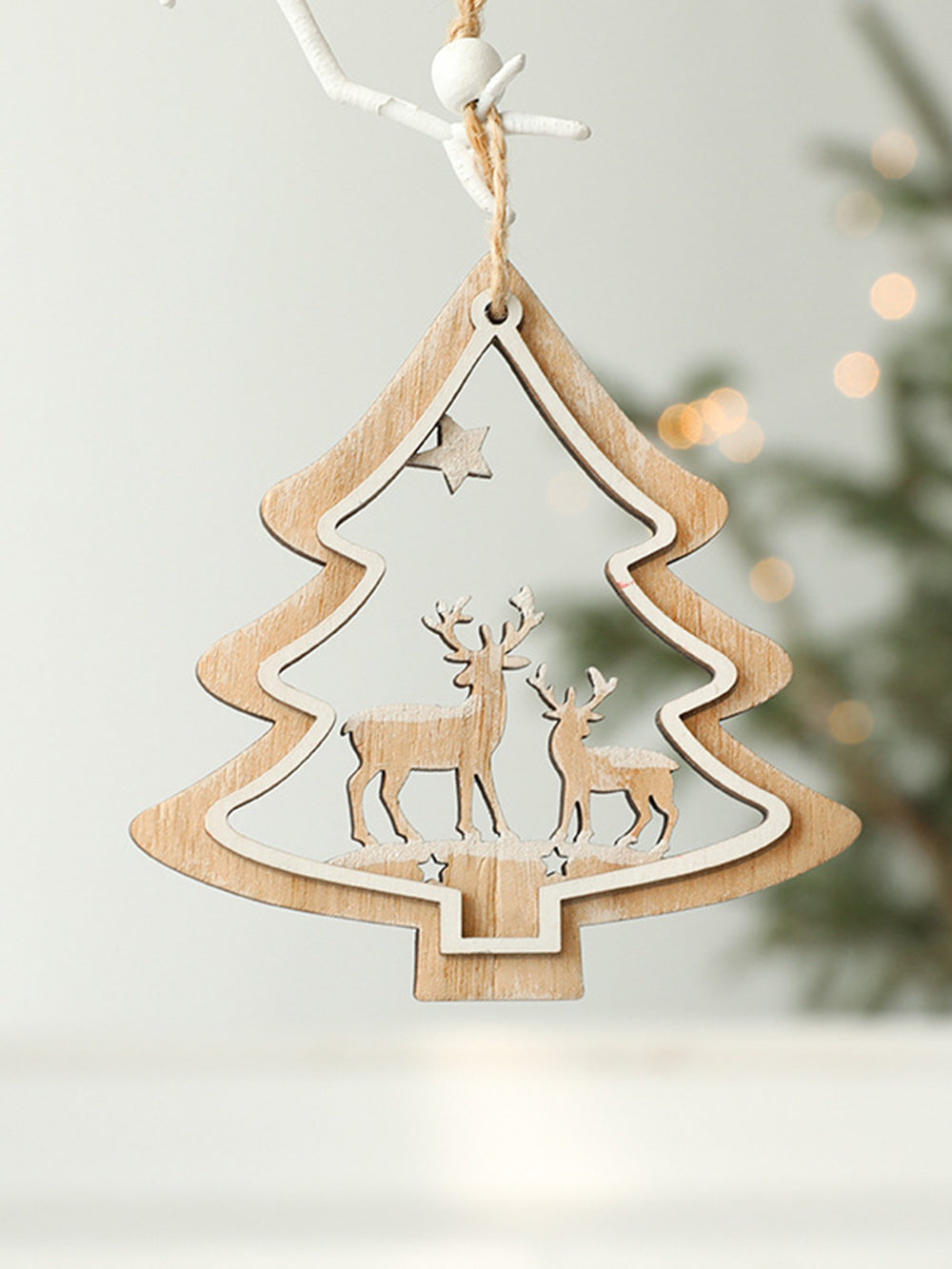 Weihnachtsbaum-Fenster-Elch, bunte hängende Ornamente