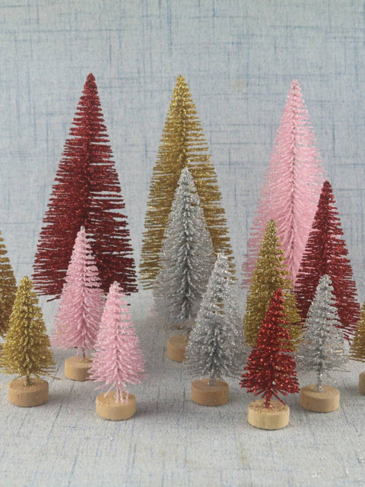 Mini árbol de Navidad con torre de abeto brillante