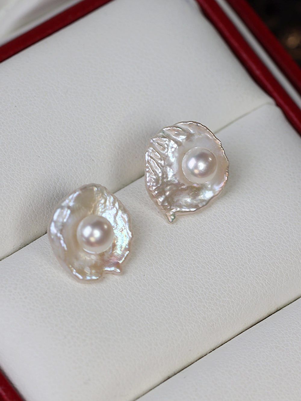 Perle naturlig barokk kronbladdesign øredobber