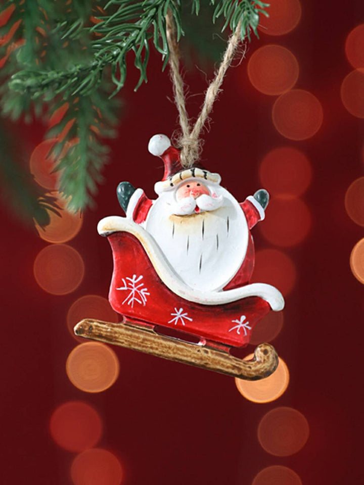 Ornamento fai da te con pupazzo di neve di Babbo Natale con slitta vintage in resina colorata