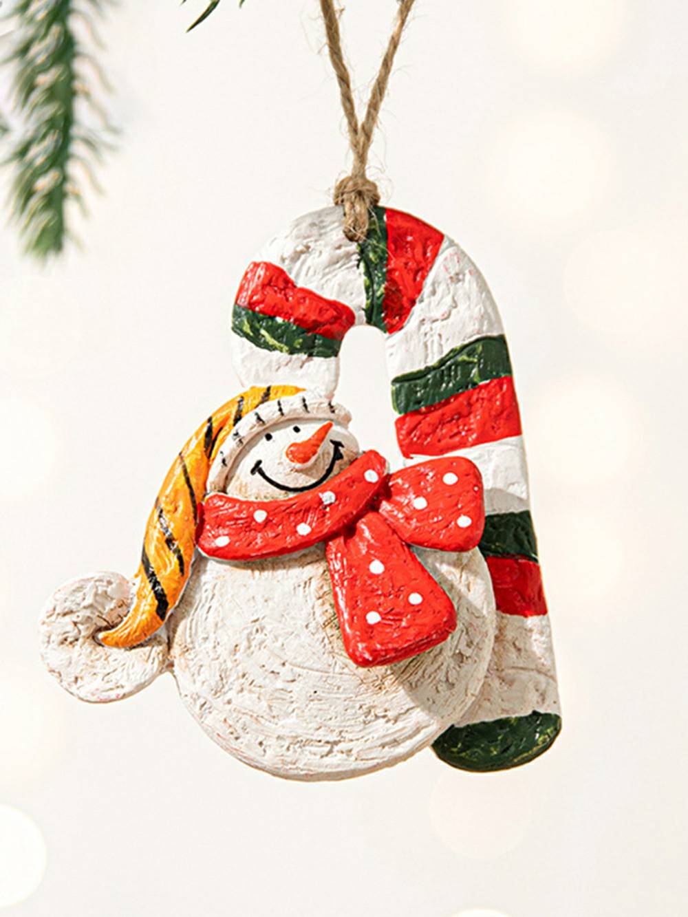 Vintage Style Ceramic Painted Resin Santa Heart Ornament