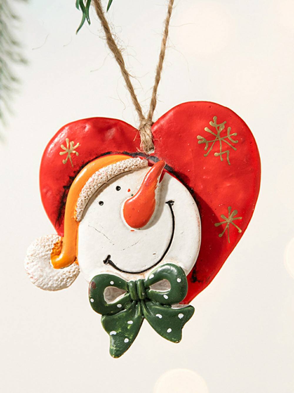 Ornement de coeur de père Noël en résine peinte en céramique de style vintage