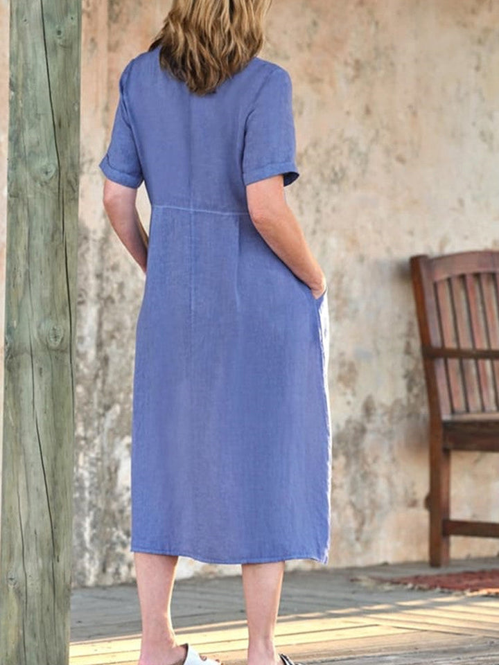라벤더 블루 포켓이 있는 V 넥 리넨 버튼다운 미디 드레스