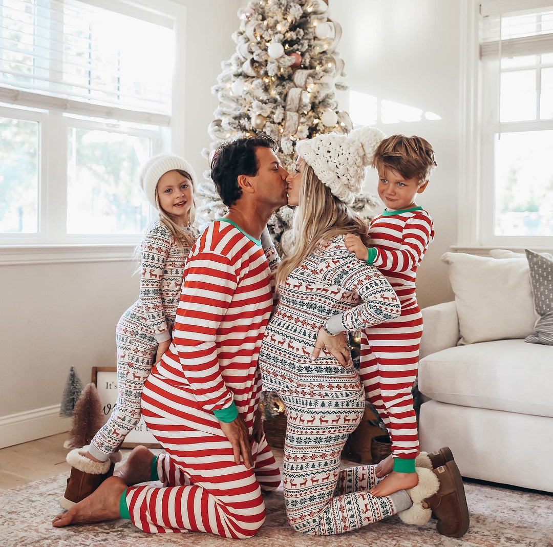 Julemønstrede familiematchende pyjamassæt (med hundetøj)