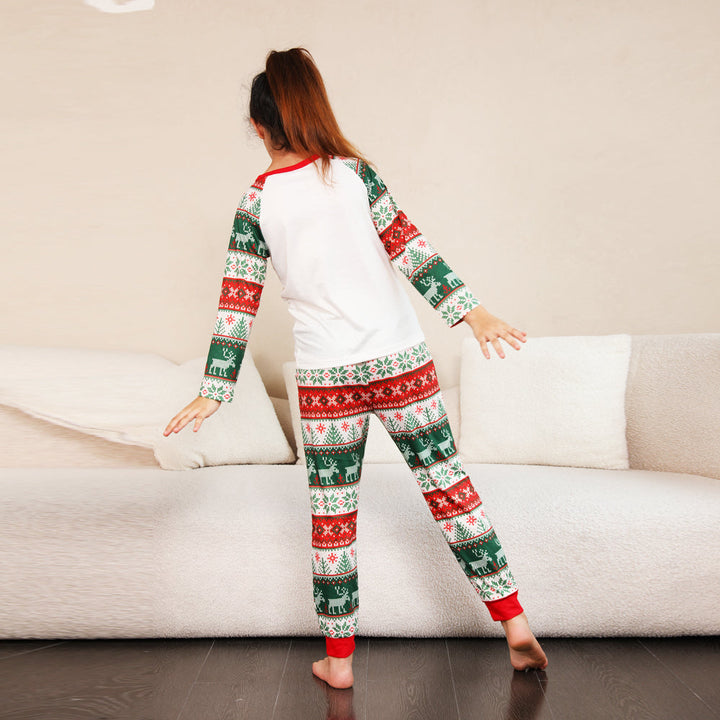 Kerstelementen Fmally bijpassende pyjamasets