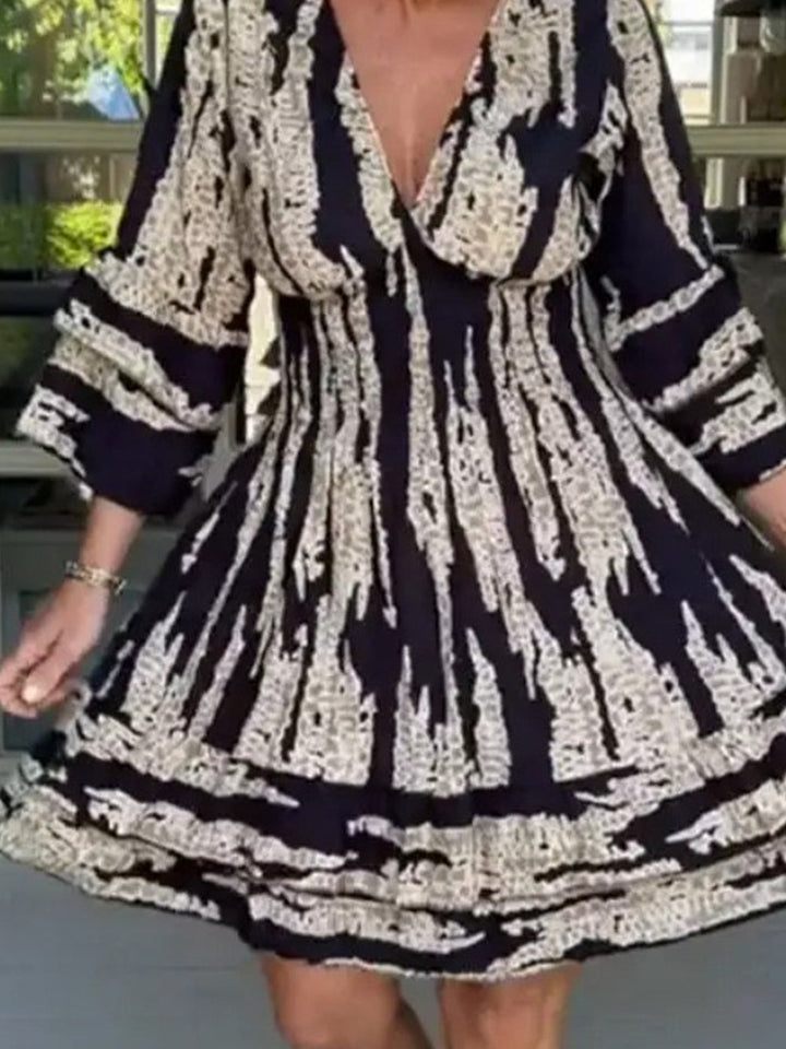 Chevron plissémålad klänning med ärmar