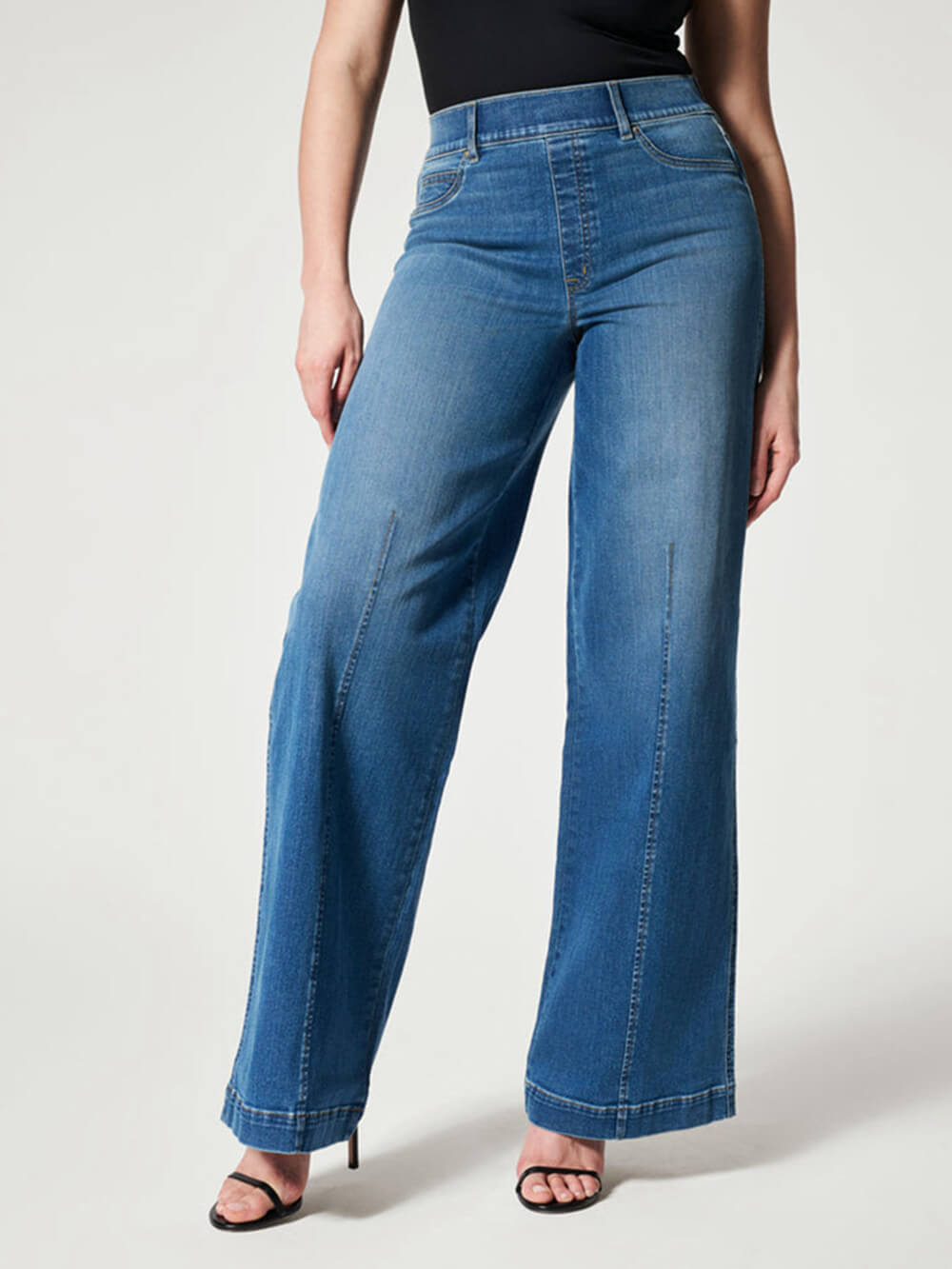 Mellemhøje jeans med brede ben