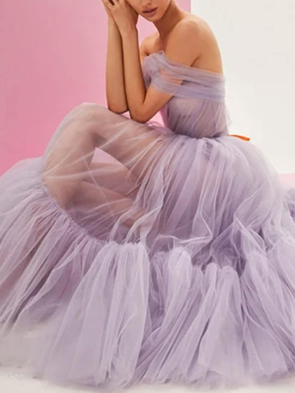 Elegancka sukienka midi z gazy w jednolitym kolorze z odkrytymi ramionami