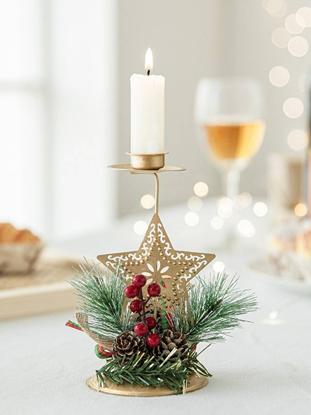 Weihnachtlich goldener Kerzenhalter aus Eisen – festlicher Deko-Akzent