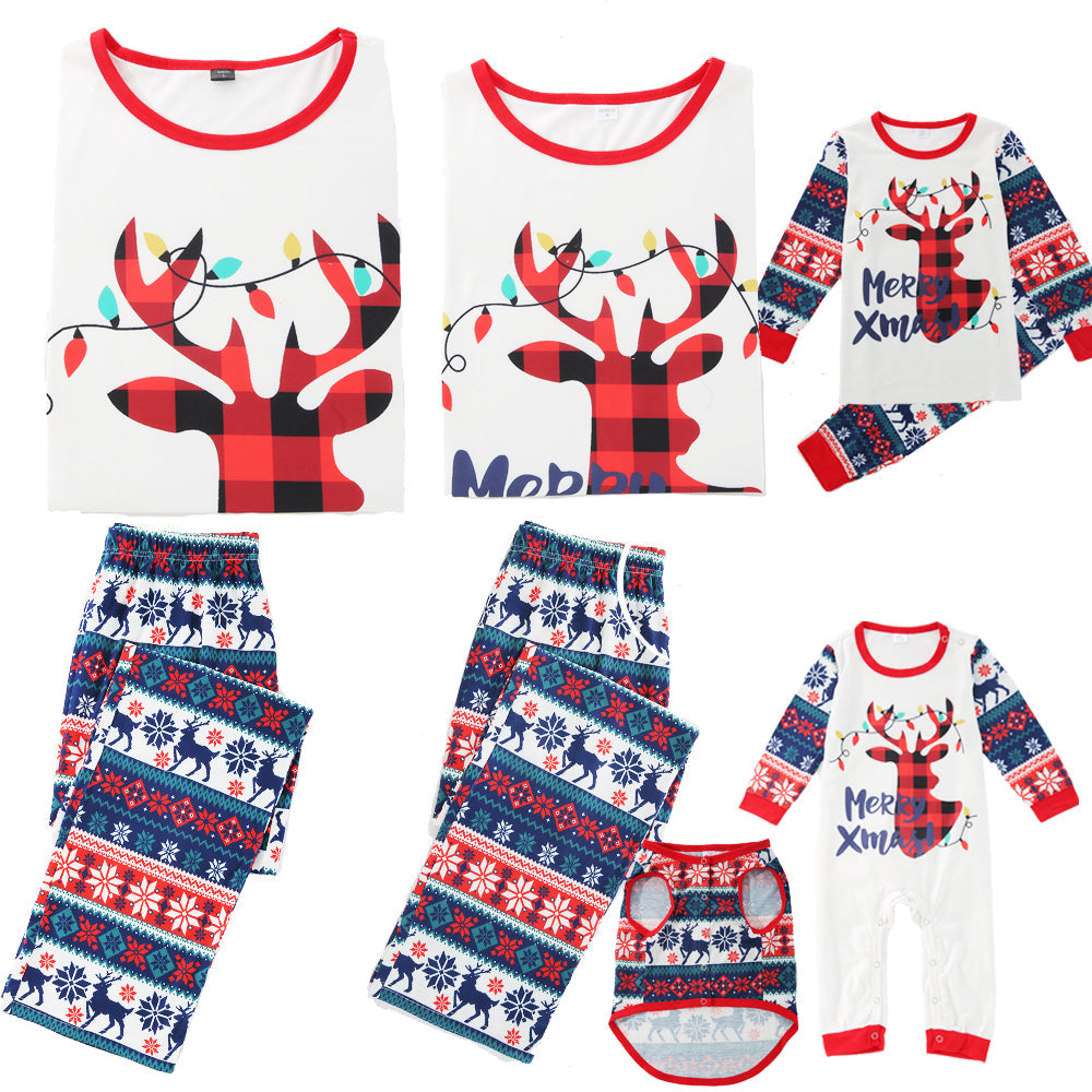 Matchende pyjamassett for julehjortfamilien (med hundeklær)