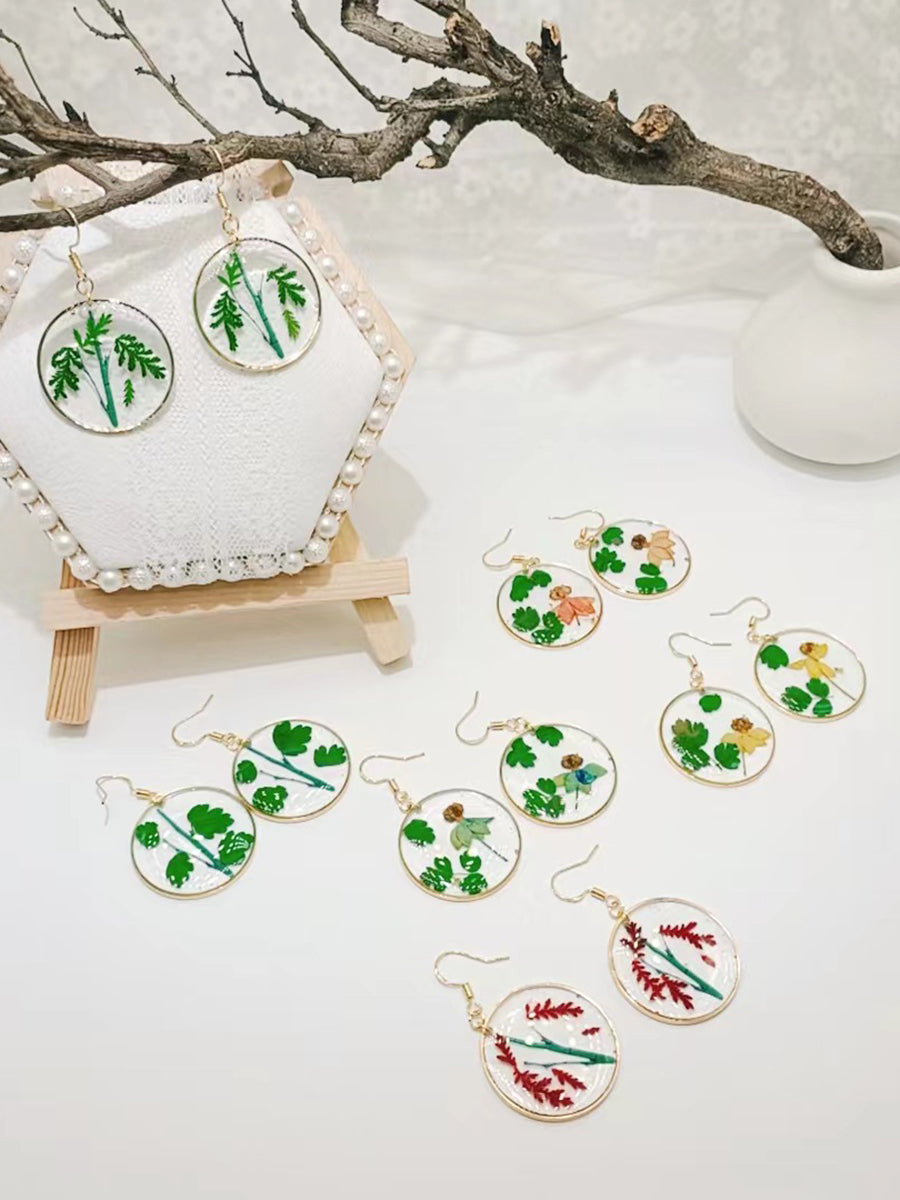 Ohrringe aus gepressten Blumen aus Kunstharz – Bambus- und Wiesenrautenblätter