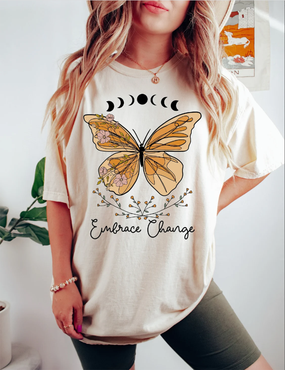 Himmlisches Mond-Schmetterlings-Basic-T-Shirt