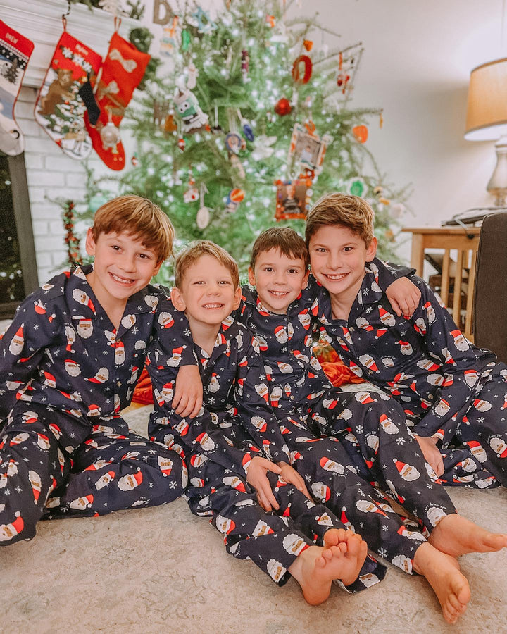 Pijama combinando para a família com capuz de Papai Noel (com roupas para cachorro de estimação)
