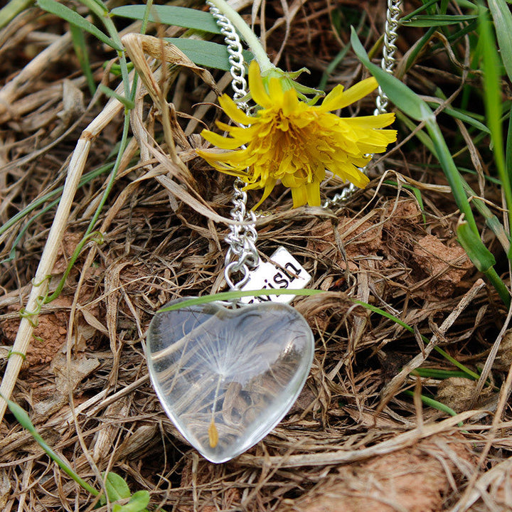 Halsketten mit gepressten Blumen aus Kunstharz – Herz-Kristall-Löwenzahn