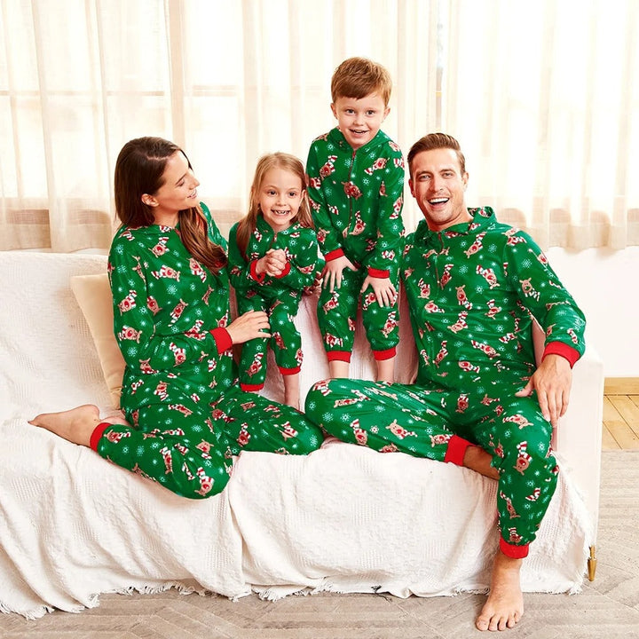 Pijama de macacão familiar com capuz multicolorido para férias