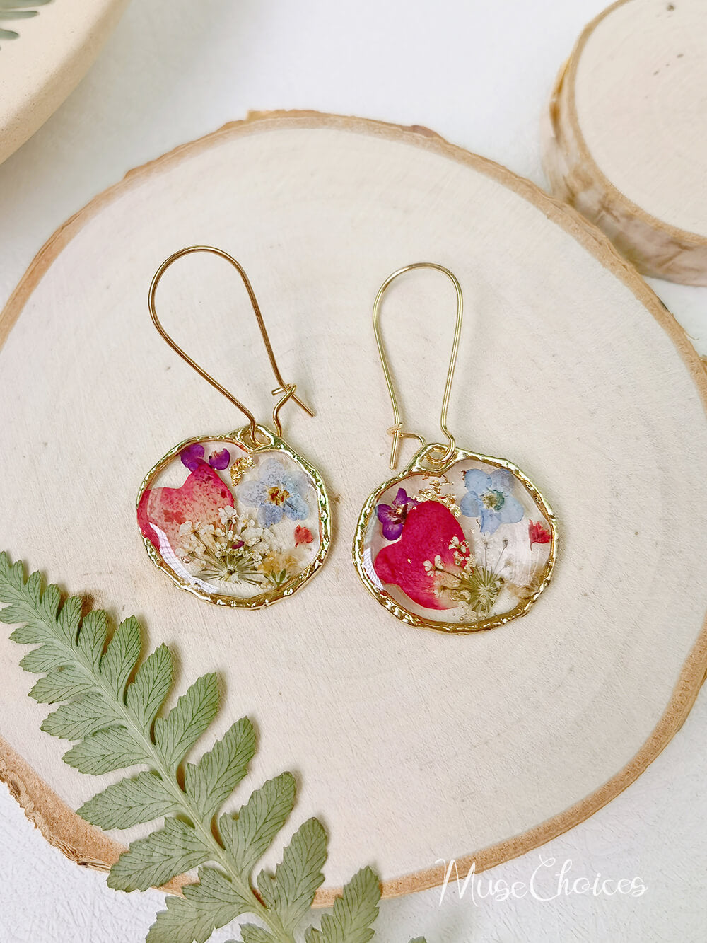 Ohrringe aus gepressten Blumen aus Kunstharz – Rosenblütengarten