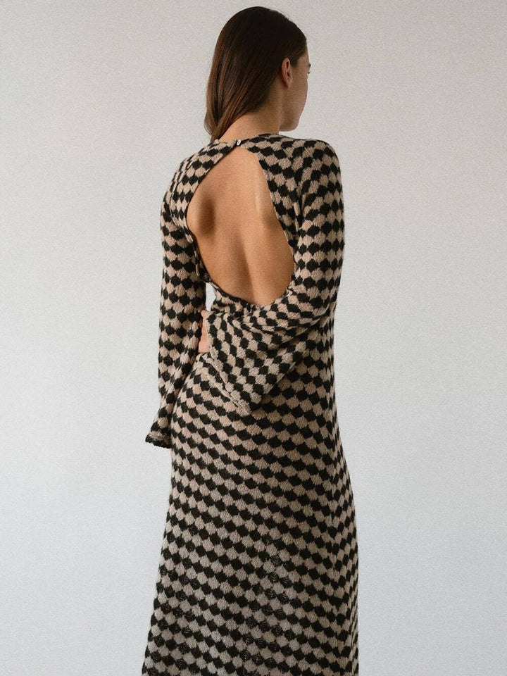 Strikket kjole med geometrisk trykk