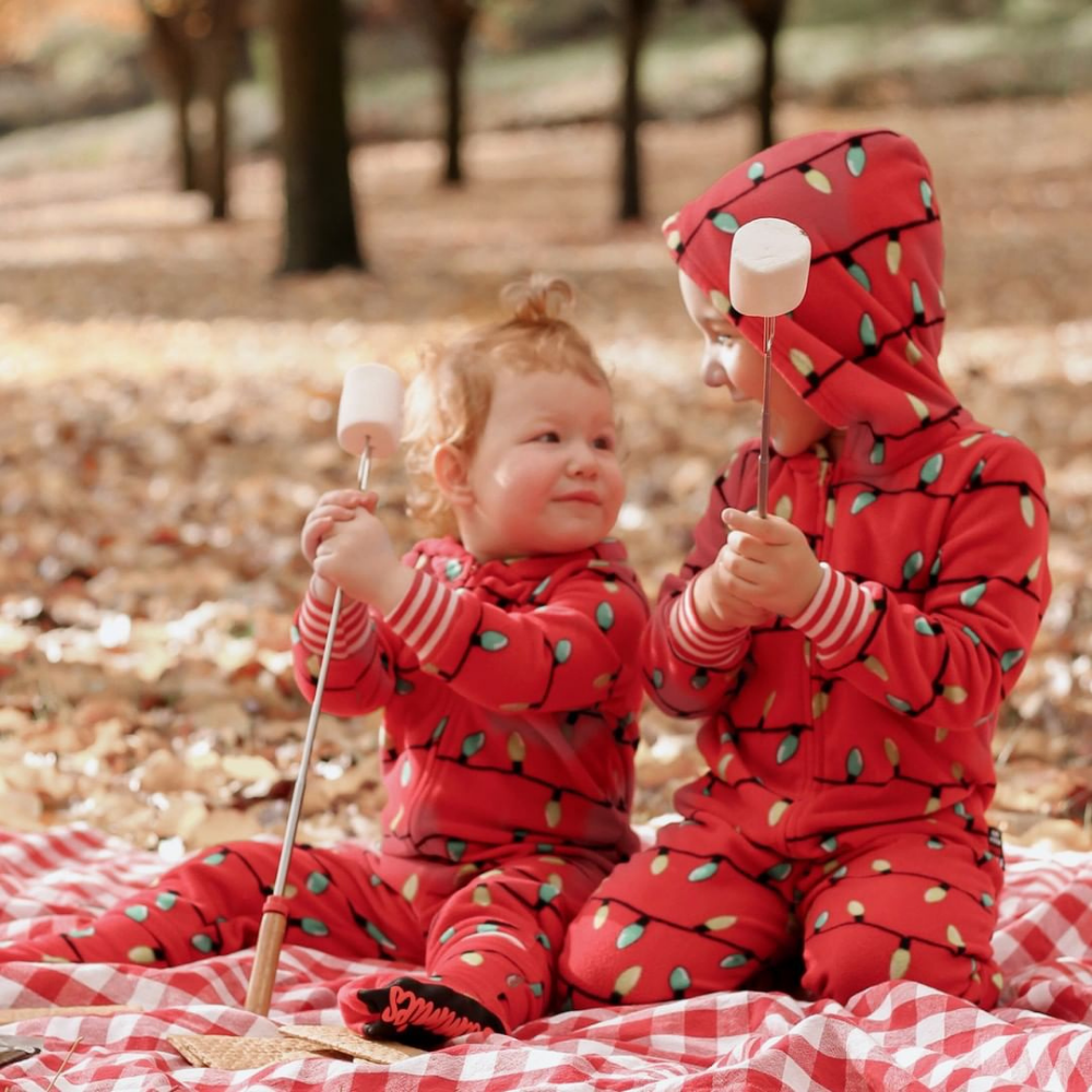 Rød julepære med hætte, matchende pyjamassæt