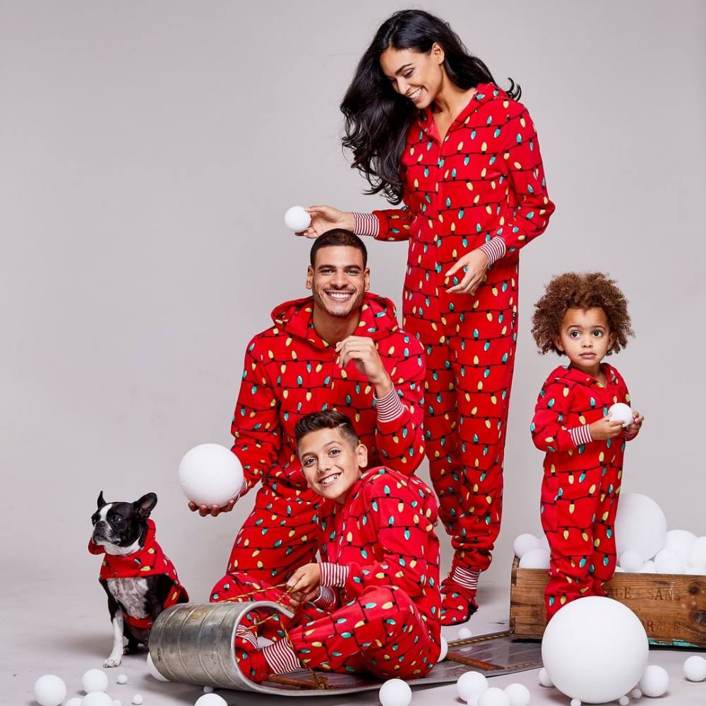 Σετ ασορτί πιτζάμες με κόκκινη χριστουγεννιάτικη κουκούλα