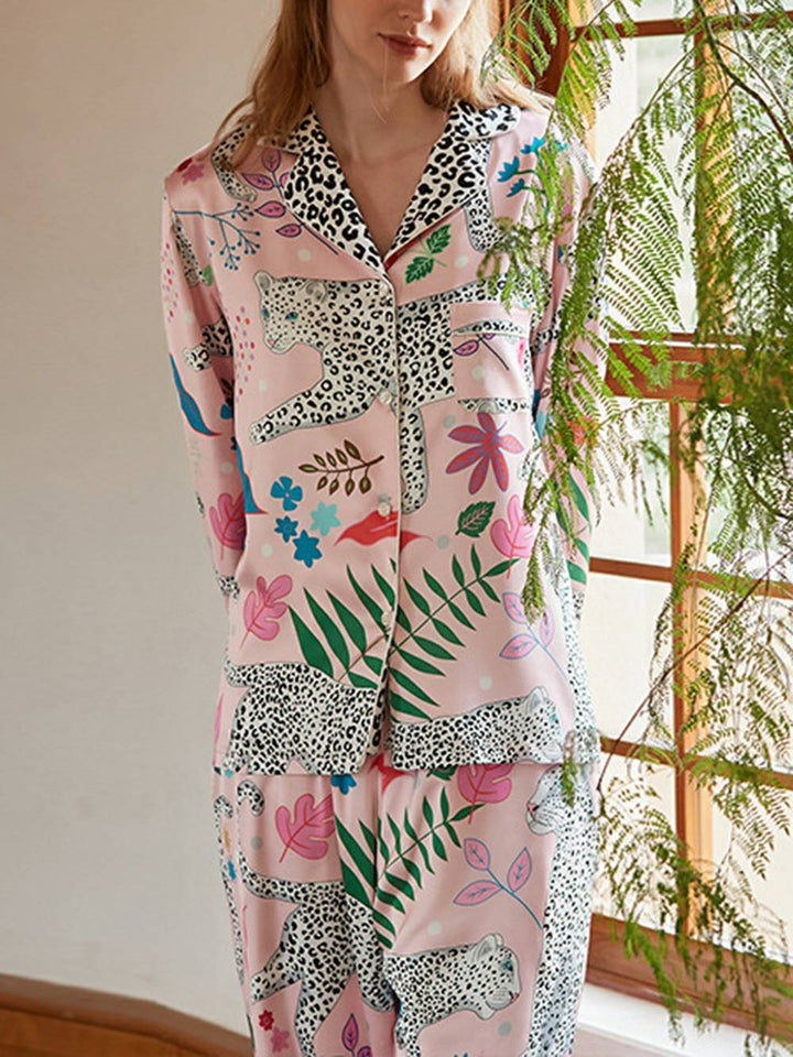 Conjunto de pijama de seda con estampado de leopardo de las nieves en rosa