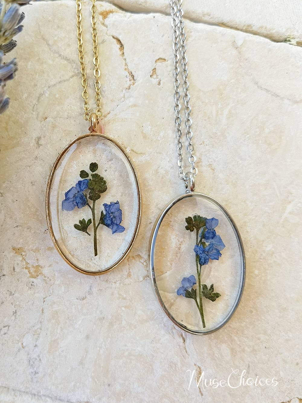 Halsketten mit gepressten Blumen aus Kunstharz – Buntes Mix-Blumen-Set
