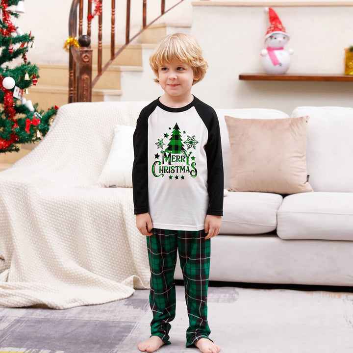 Frohe Weihnachten-Pyjama-Set mit grünem Karomuster und schwarzem Muster