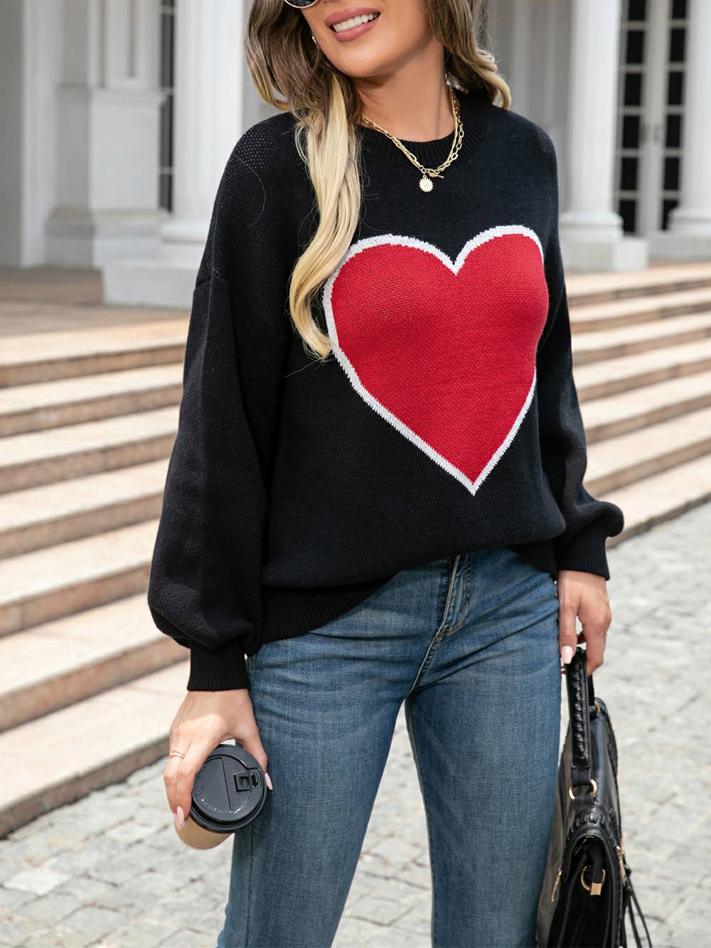 Sweter z dzianiny w kształcie serca