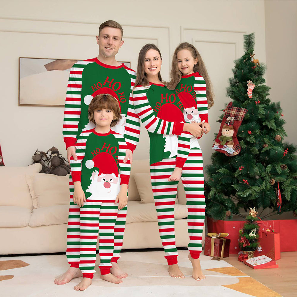 Weihnachts-Familien-Schlafanzug-Set mit grünen und roten Streifen