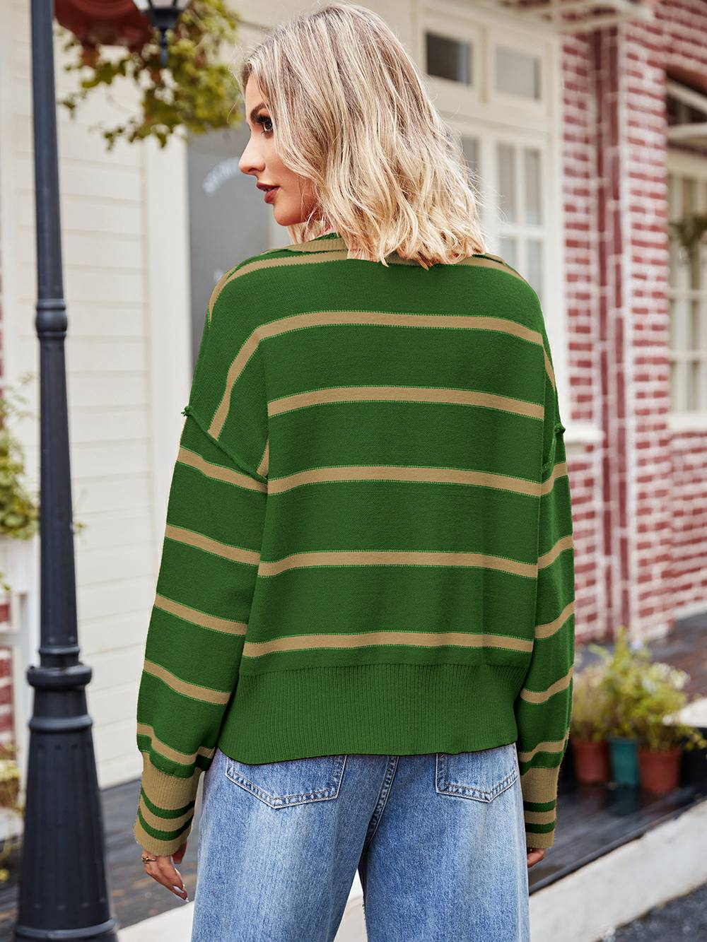 Fasjonabel stripete patchwork-genser