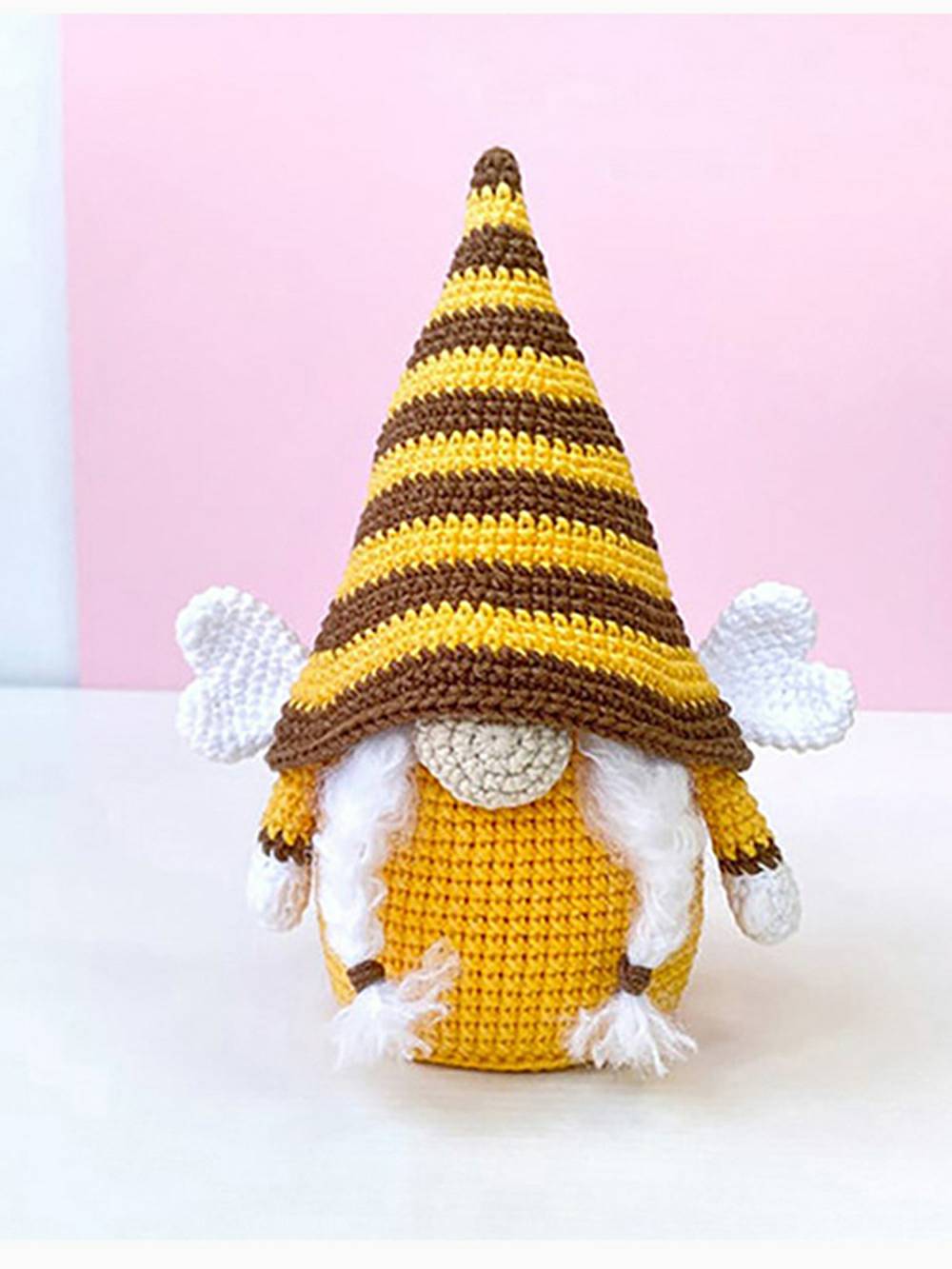 Slunečnicová pletená vánoční dekorace Bumblebee Gnome