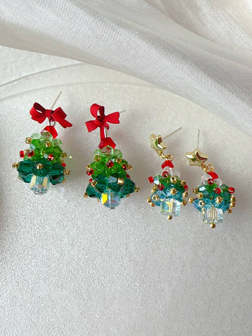 손으로 만든 파란색 크리스마스 트리 크리스탈 귀걸이