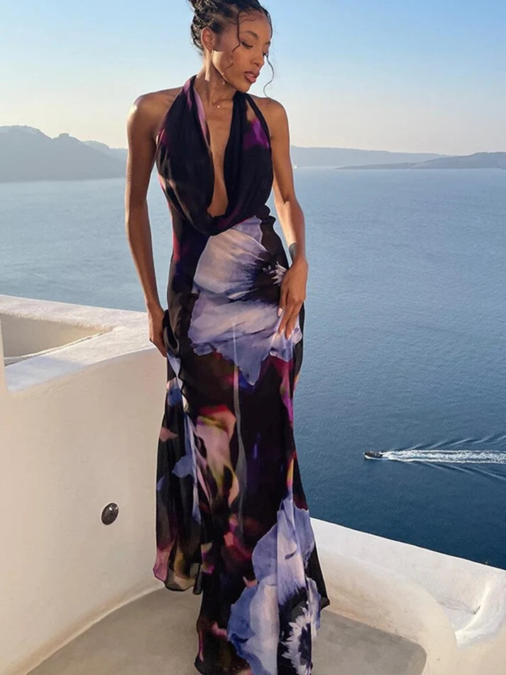 Σέξι μάξι φόρεμα με λαιμόκοψη με λουλουδάτο εμπριμέ με λαιμόκοψη