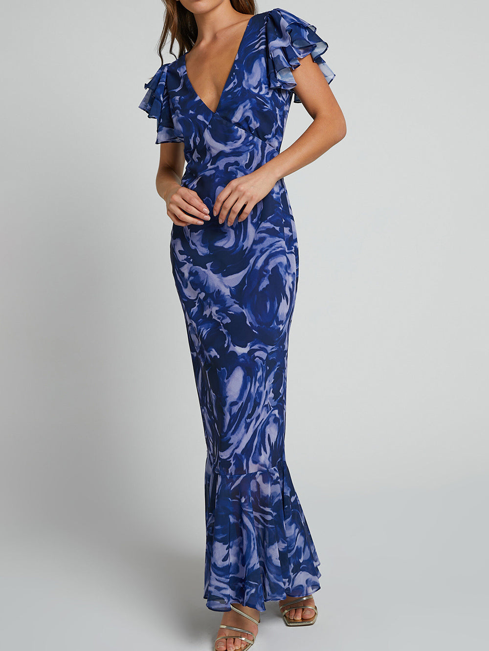 Maxi-jurk met v-hals en fladdermouwen in marineblauwe werveling