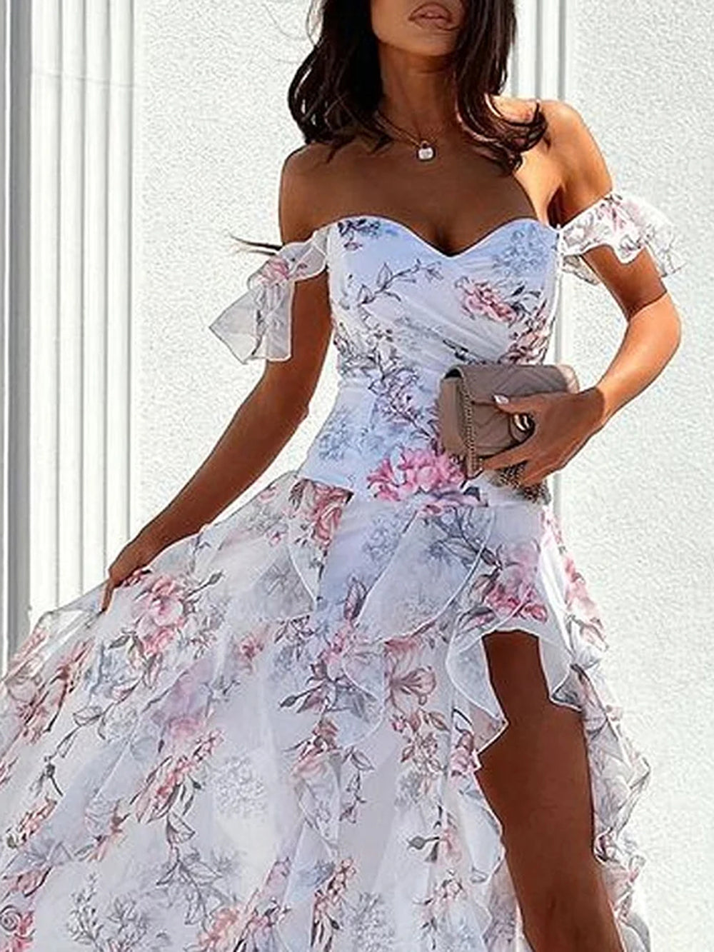 Elegantes Kleid mit One-Shoulder-Print
