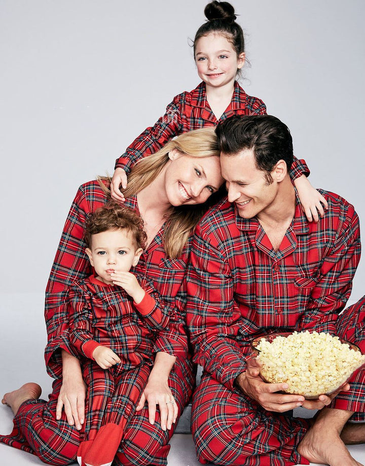 Conjuntos de pijamas combinando para a família com lapela xadrez de Natal
