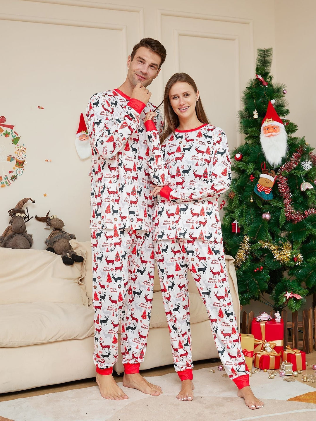 Chrëschtdeier Print Fmilily Matching Pyjamas Sets (mat Hausdéieren)