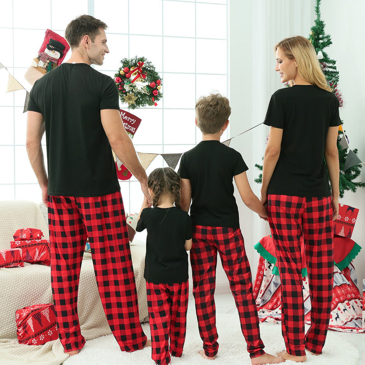 Röd rutig kortärmad familjematchande pyjamasset