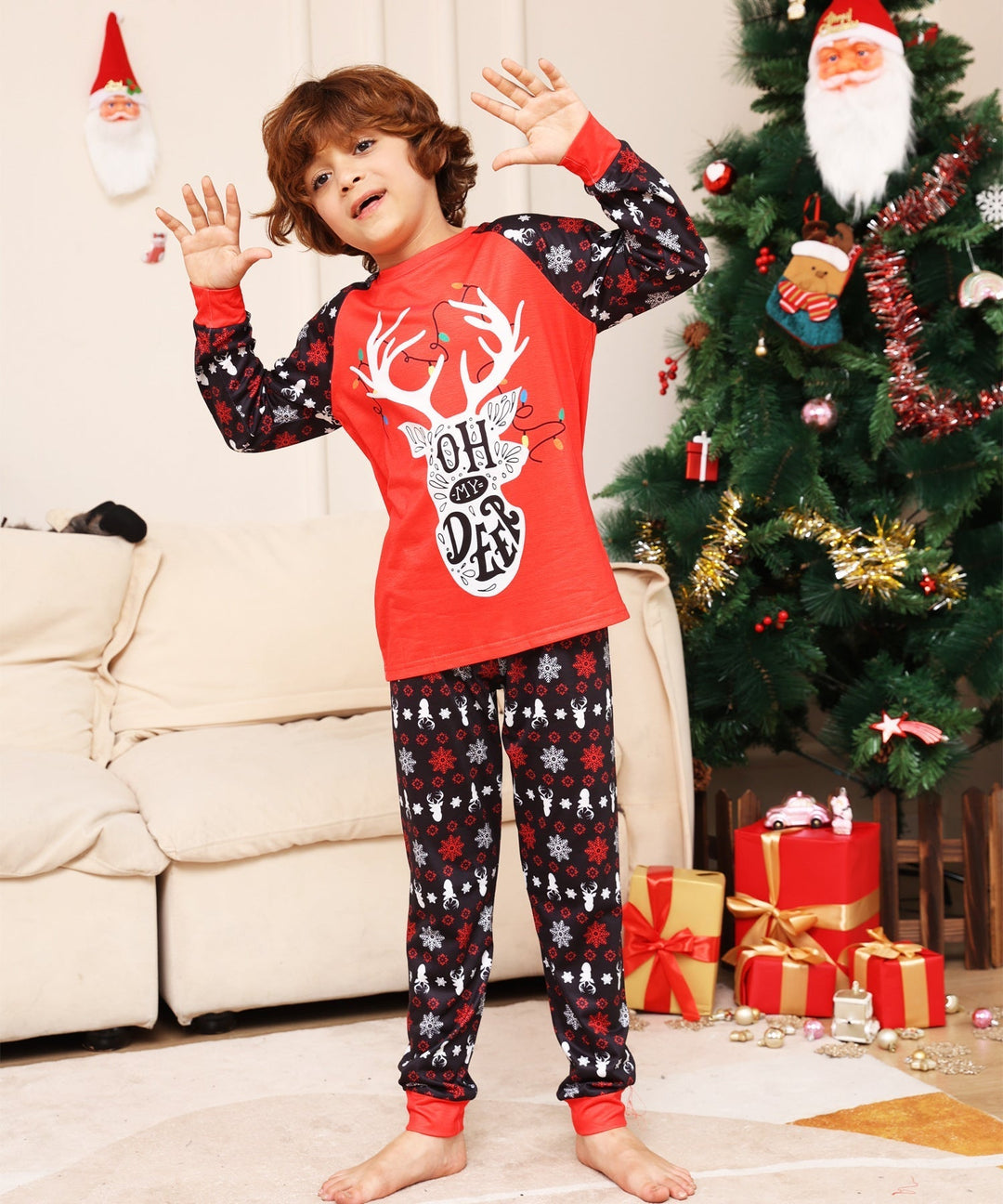 Red Christmas Snow Deer Familiematchende pyjamassæt (med kæledyrs hundetøj)