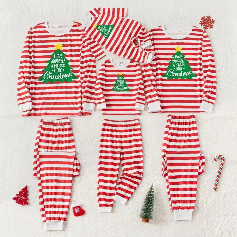 Rød og hvit stripete juletre Familiematchende pyjamassett (med hundeklær til kjæledyr)