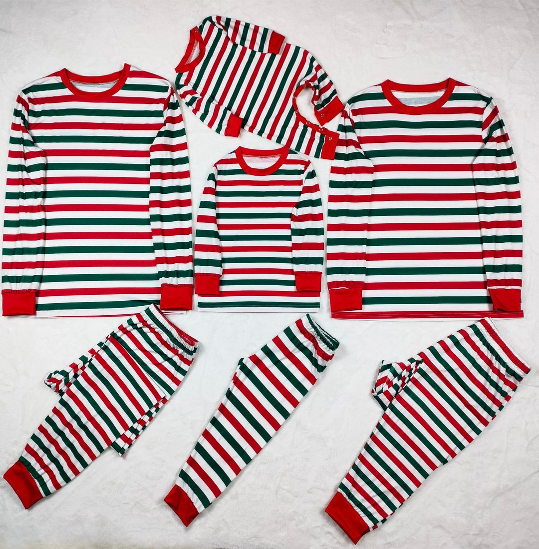 Grün-rot-weiß gestreiftes Familien-Schlafanzug-Set