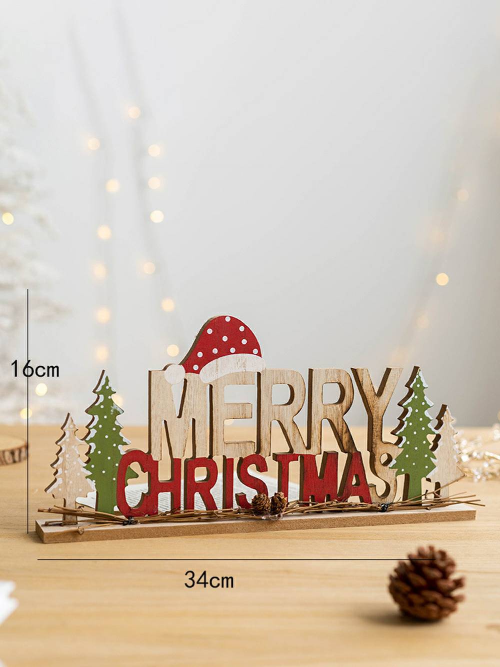 כותרת: עיצוב עץ באווירת חג המולד